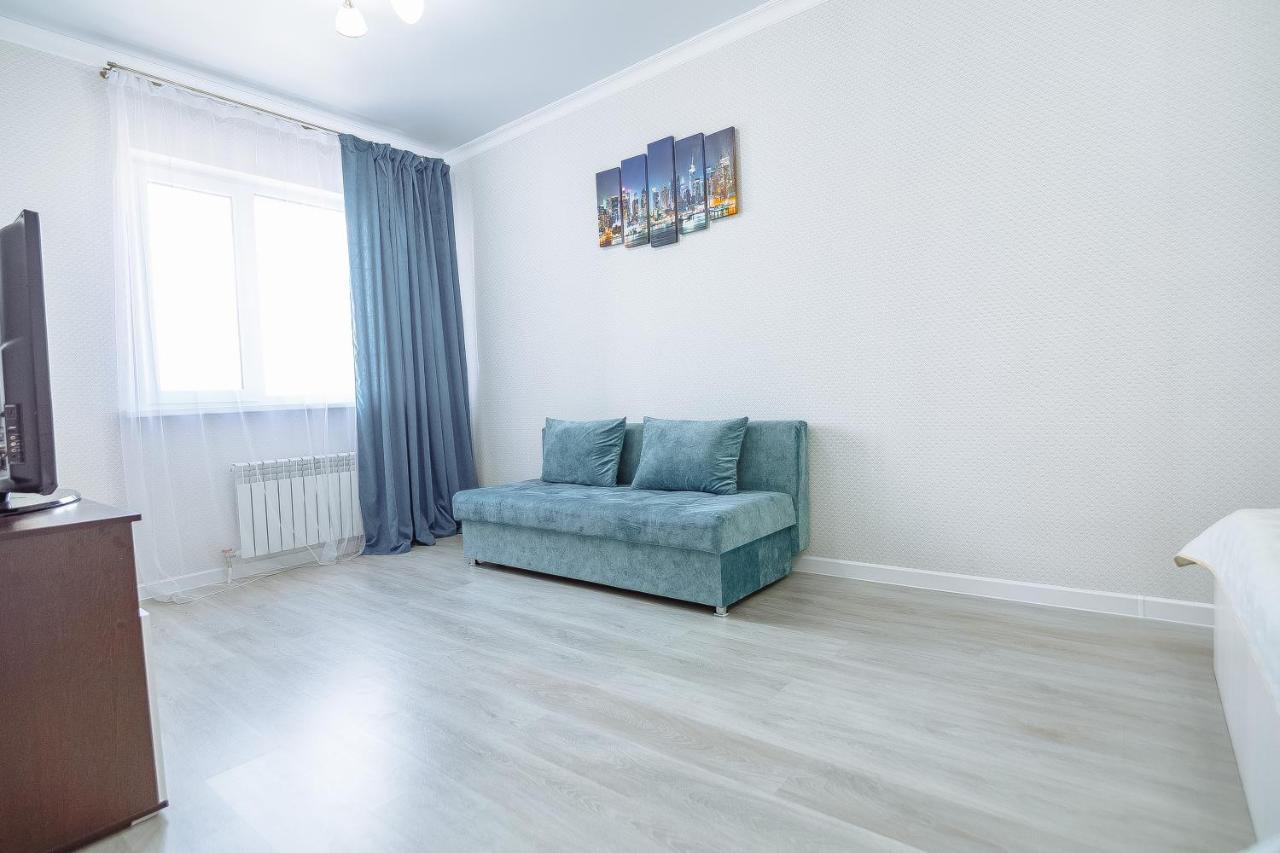 Apartment On Kabanbay Batyra Avenue 29 Астана Екстериор снимка